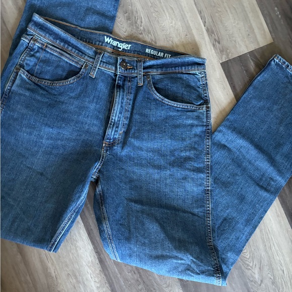 Wrangler Other - Wrangler Men's Relaxed Fit Denim Jeans